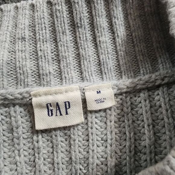 Gap Gray Sweater (M) - Picture 5 of 5